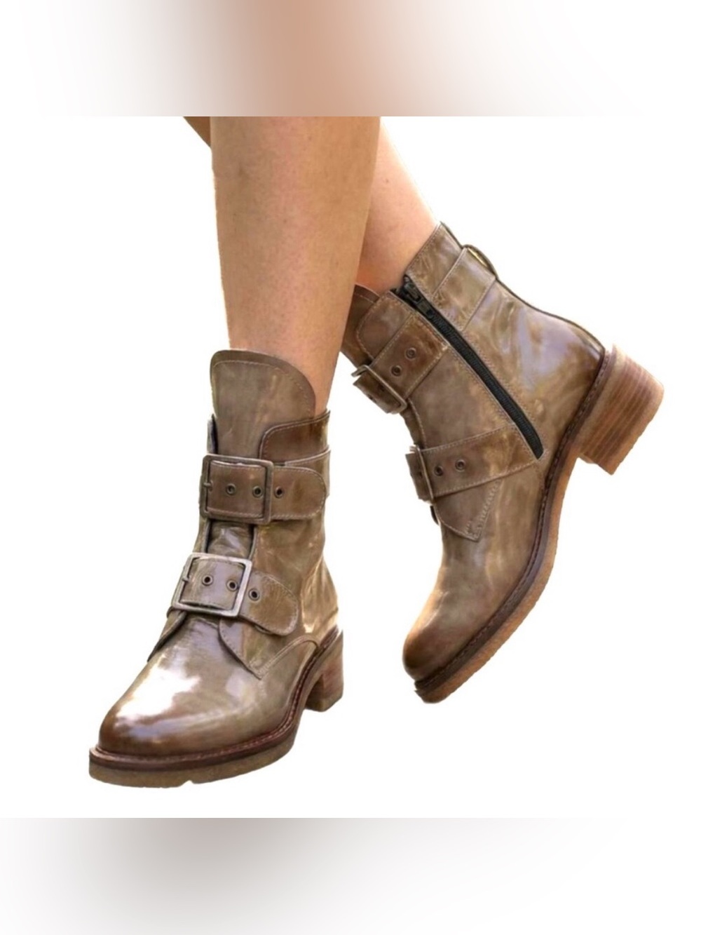 NEW Eric Michael Laureven
Justina
Boot In Taupe, Size 38= US 7.5